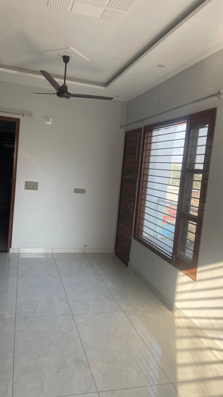 Room, patiala road 2 Bedroom 1250 Sq.Ft. Villa In Patiala Road Zirakpur 9353785
