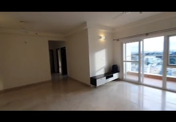 Room in 3.5 BHK Apartment at Prestige Pine Wood, Koramangala – for Rent