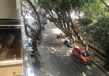 Parking in 3 BHK Builder Floor at Indiranagar – for Sale