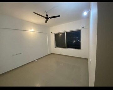 Room in 2 BHK Apartment at Kolte Patil Downtown Beryl, Kharadi – for Rent