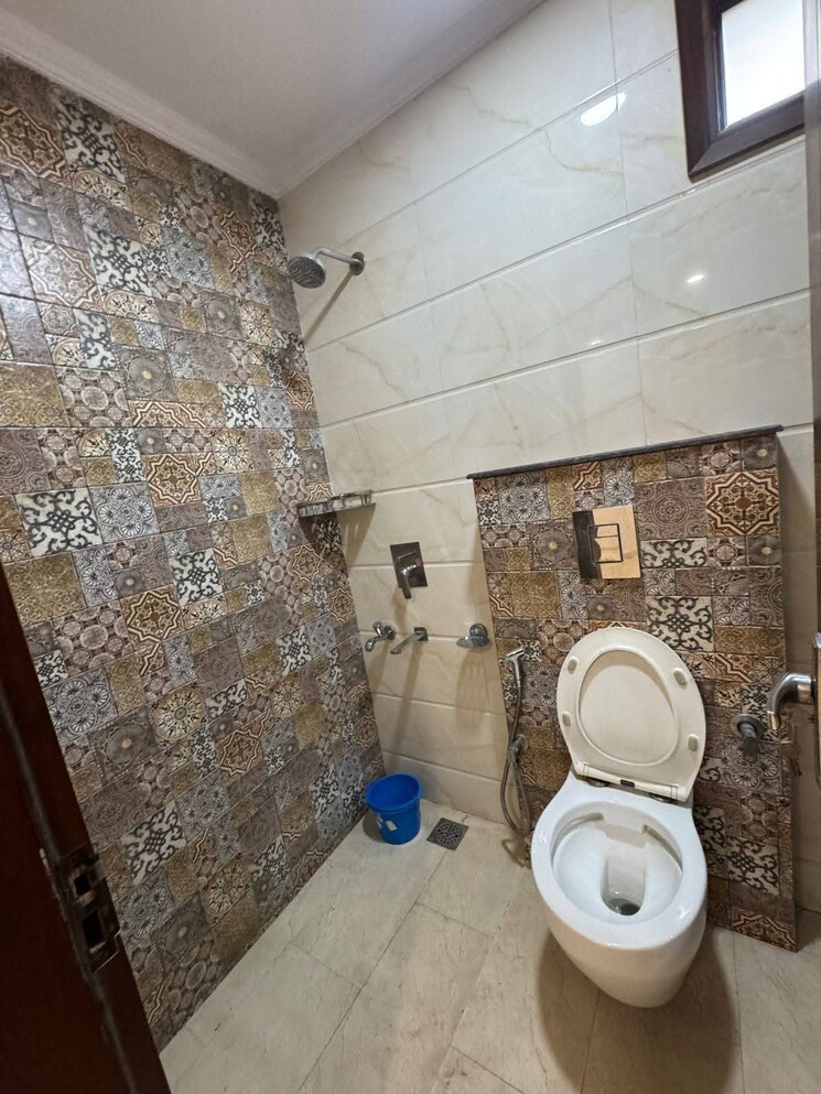 Bathroom, saket 3 Bedroom 1200 Sq.Ft. Builder Floor In Saket Delhi 9353919