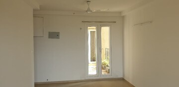 Room in 2 BHK Apartment at Bhartiya Nikoo Homes, Thanisandra Main Road – for Rent