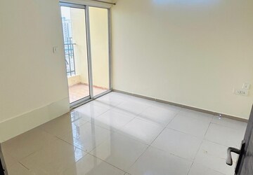 Room in 2 BHK Apartment at Divyansh Flora, Sector 16c Greater Noida – for Sale