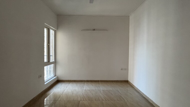 Room, goregaon east 3 Bedroom 951 Sq.Ft. Apartment In Goregaon East Mumbai 9354079