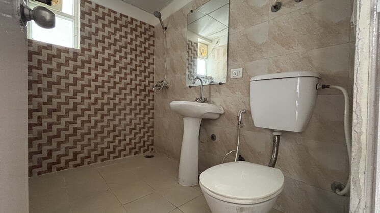 Bathroom, goregaon east 3 Bedroom 959 Sq.Ft. Apartment In Goregaon East Mumbai 9354089