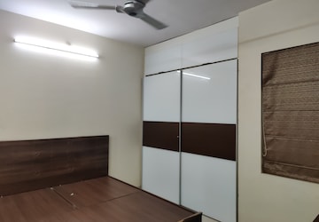 Room in 3 BHK Apartment at Siddhachal Apartment 8, Vasant Vihar – for Rent