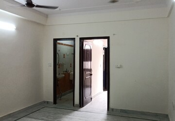 Living Room in 1 BHK Builder Floor at Vaishali Sector 4 – for Rent