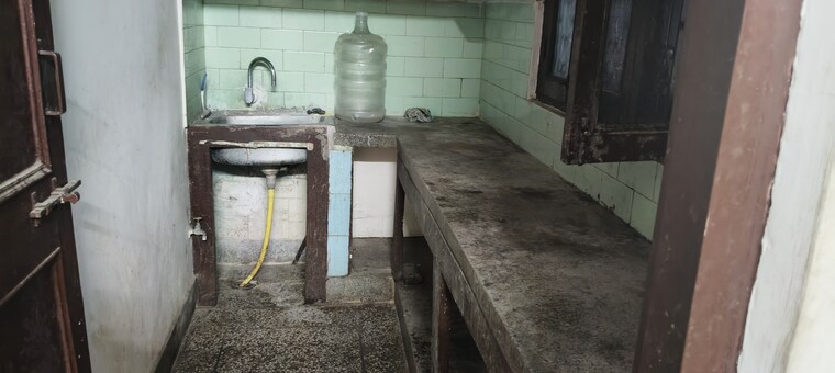 Kitchen, khurram nagar 2 Bedroom 900 Sq.Ft. Apartment In Khurram Nagar Lucknow 9354108