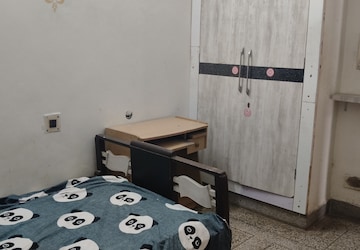 Master Bedroom in 1 RK Apartment at Khurram Nagar – for Rent