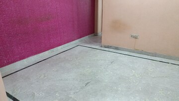 Room in 1 BHK Builder Floor at Vaishali Sector 4 – for Rent