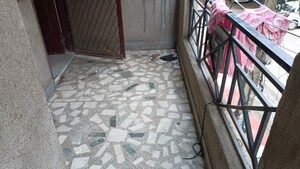 Balcony in 1 BHK Builder Floor at Vaishali Sector 4 – for Rent