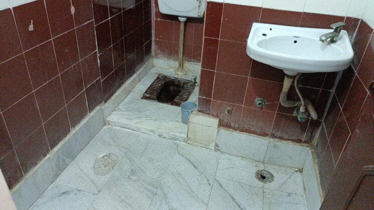 Bathroom, vaishali sector 4 1 Bedroom 555 Sq.Ft. Builder Floor In Vaishali Sector 4 Ghaziabad 9354132