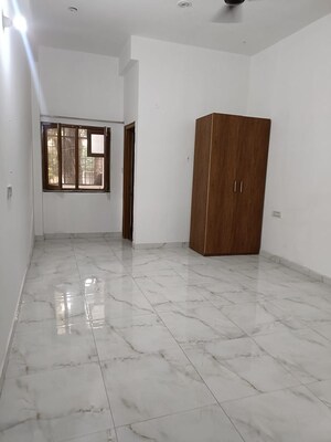 Room in 2 BHK Independent House at JakhaN-Rajpur Road – for Rent