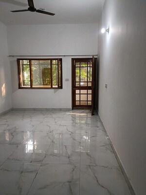 2 BHK Independent House For Rent in JakhaN-Rajpur Road