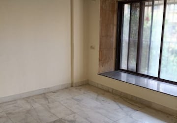 Bedroom in 2.5 BHK Apartment at Neeta Apartments Goregaon, Goregaon West – for Rent