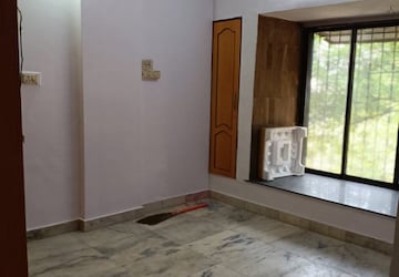 Bedroom in 2.5 BHK Apartment at Neeta Apartments Goregaon, Goregaon West – for Rent