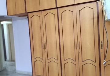 Furnished Amenities in 2.5 BHK Apartment at Neeta Apartments Goregaon, Goregaon West – for Rent
