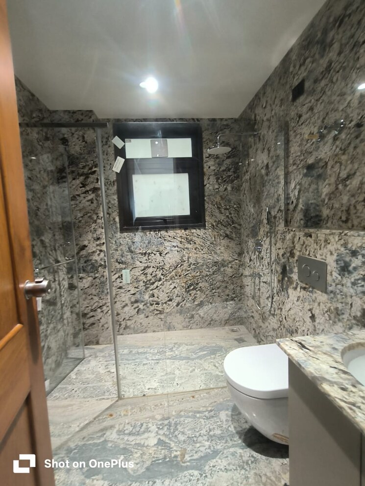 Bathroom, palam-vihar-residents-association 3 Bedroom 312 Sq.Yd. Builder Floor In Palam Vihar Gurgaon 9354255