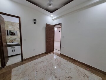 Room in 3 BHK Builder Floor at M3M Atrium, Sector 57 – for Rent