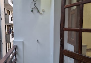 Balcony in 3 BHK Builder Floor at M3M Atrium, Sector 57 – for Rent