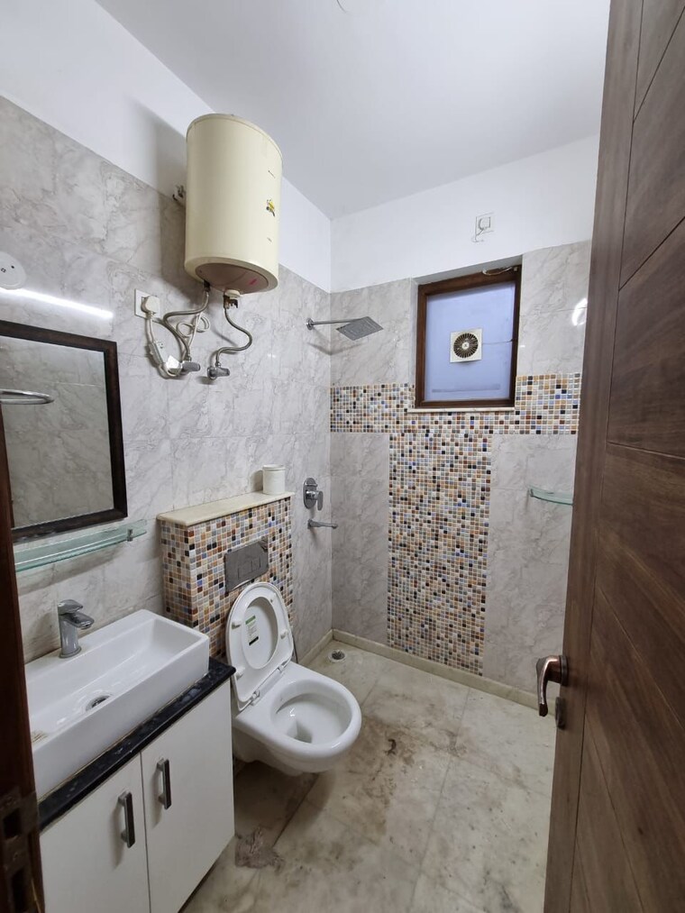 Bathroom, m3m-atrium 3 Bedroom 2200 Sq.Ft. Builder Floor In Sector 57 Gurgaon 9354332