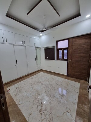 Room in 3 BHK Builder Floor at M3M Atrium, Sector 57 – for Rent