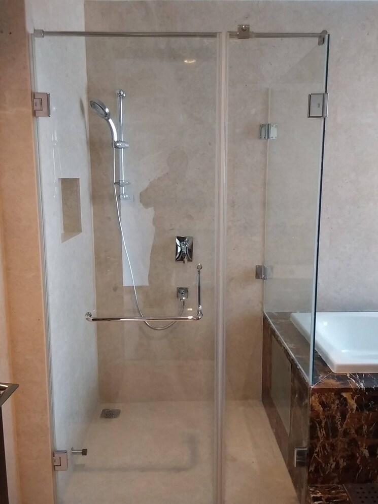 Bathroom, prestige-white-meadows-villas 4 Bedroom 6651 Sq.Ft. Apartment In Whitefield Bangalore 9354309