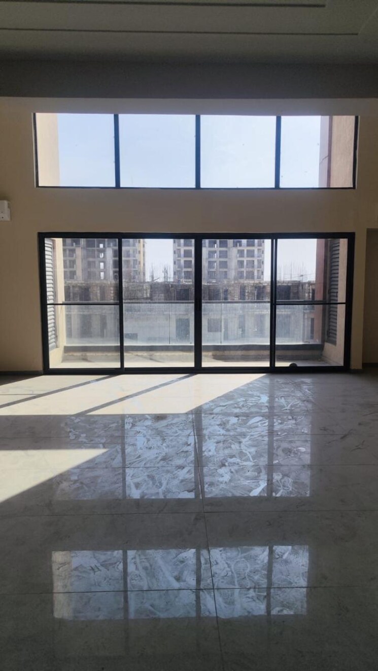 Room, sector 82 a 3.5 Bedroom 2116 Sq.Ft. Apartment In Sector 82 A Mohali 9354229