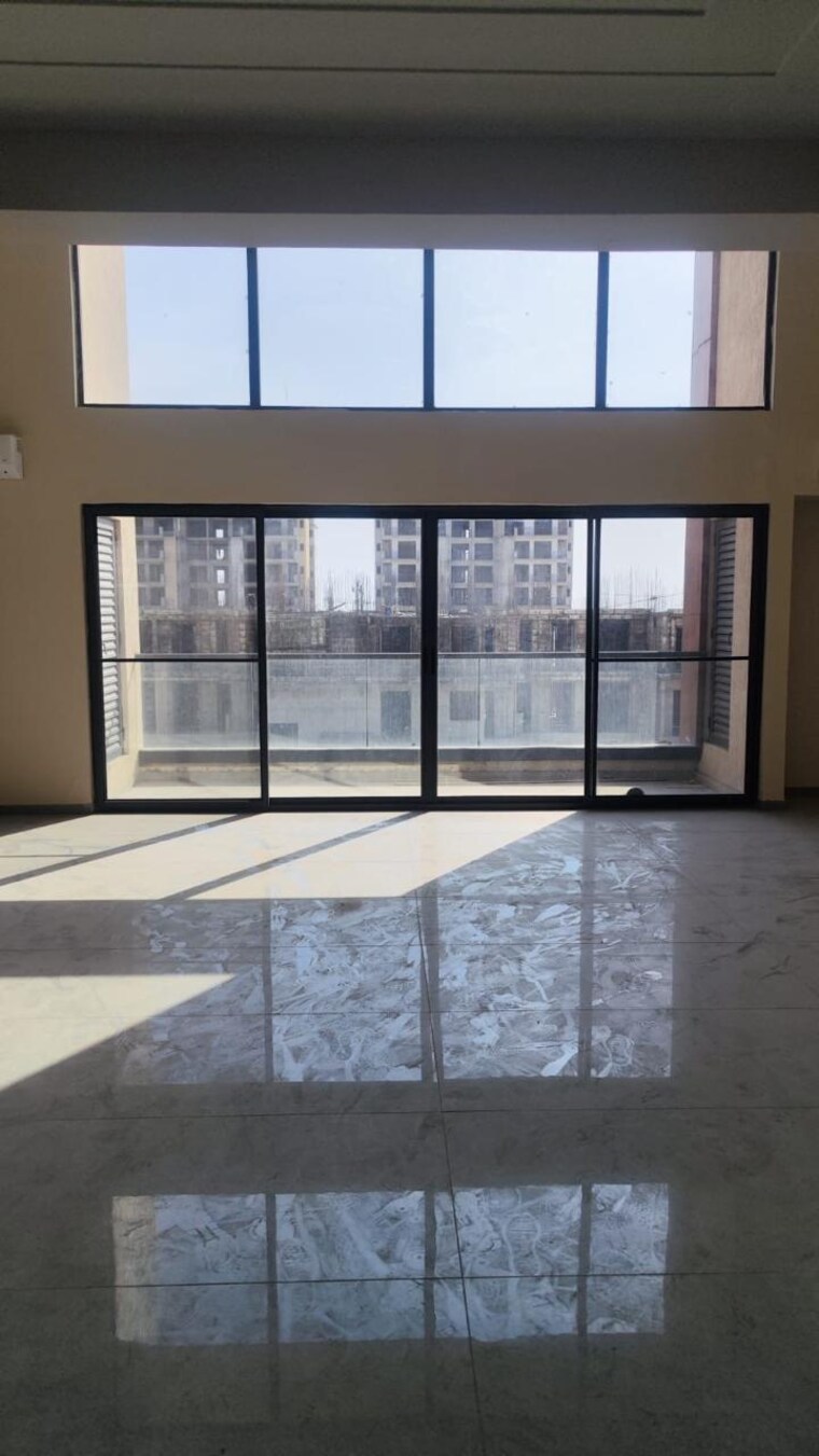 Room, sector 82 a 3.5 Bedroom 2116 Sq.Ft. Apartment In Sector 82 A Mohali 9354229