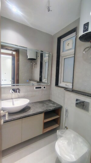Bathroom in 3 BHK Builder Floor at M3M Atrium, Sector 57 – for Rent