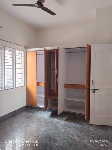 Room in 3 BHK Independent House at Hrbr Layout – for Rent