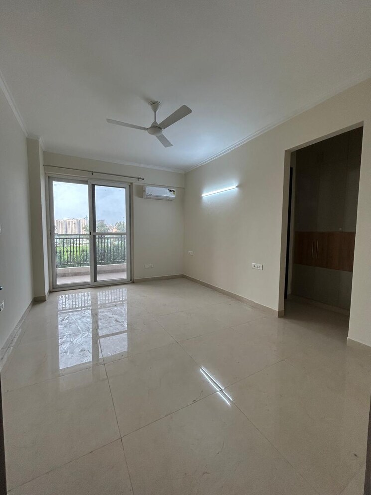 Room, affinity-greens 4 Bedroom 1900 Sq.Ft. Apartment In International Airport Road Zirakpur 9354534