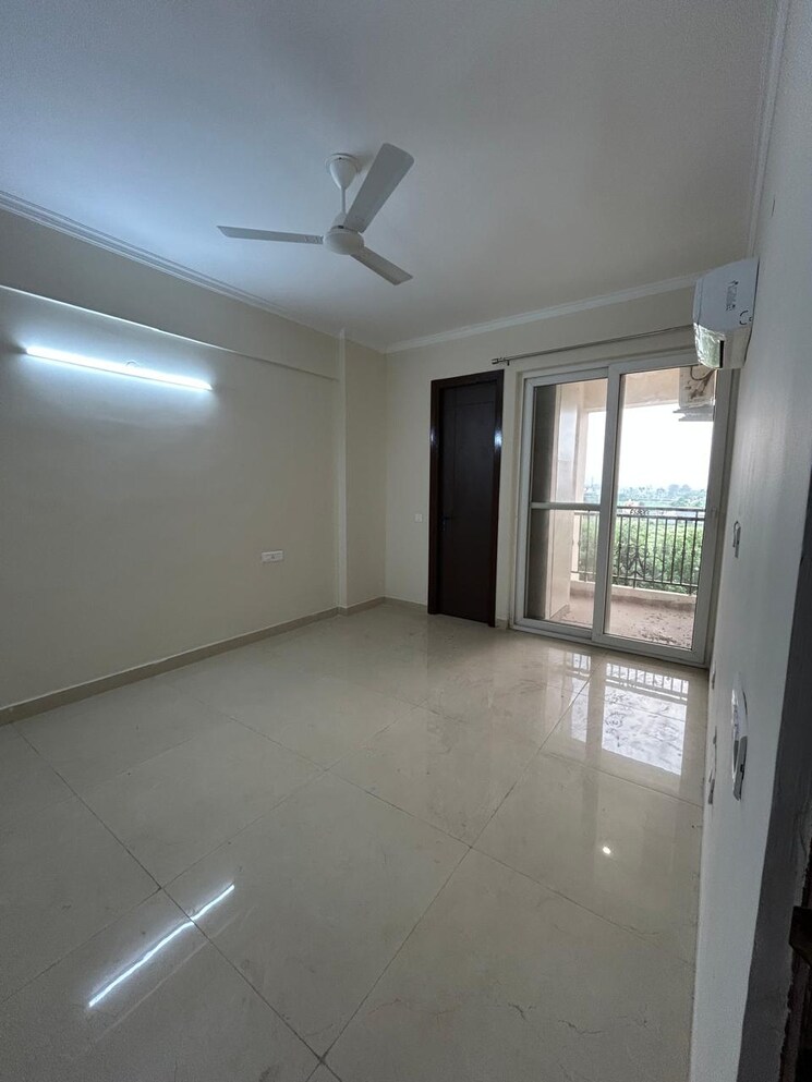 Room, affinity-greens 4 Bedroom 1900 Sq.Ft. Apartment In International Airport Road Zirakpur 9354534