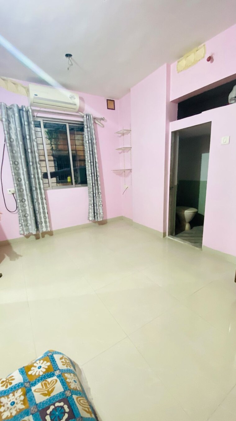 Room, thane west 1 Bedroom 575 Sq.Ft. Apartment In Thane West Thane 9354556