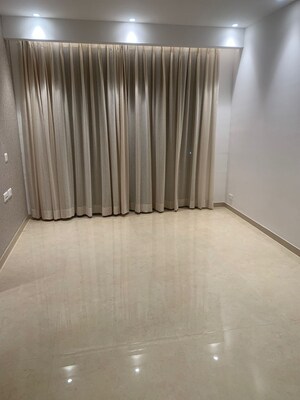 Room in 2 BHK Apartment at Hiranandani Highland, Powai – for Rent