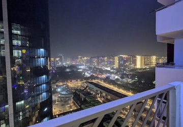 Swimming Pool in 3 BHK Apartment at Nirala Estate II, Tech Zone 4 Greater Noida – for Rent