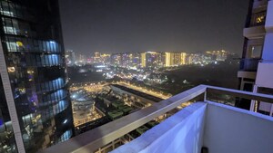 Swimming Pool in 3 BHK Apartment at Nirala Estate II, Tech Zone 4 Greater Noida – for Rent