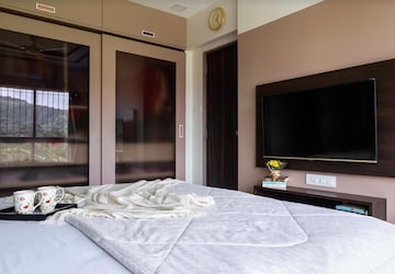 Bedroom in 2 BHK Apartment at Nahar Cayenne, Powai – for Rent