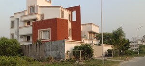  Plot – Nearby View at Ansal Sushant Golf city, Sushant Golf City - for Sale