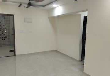 Room in 1 BHK Apartment at Shree Krushna Tower, Mulund West – for Rent
