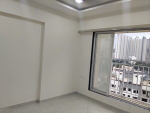 Room in 1 BHK Apartment at Shree Krushna Tower, Mulund West – for Rent