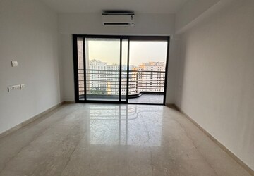 Room in 3 BHK Apartment at Kanakia Silicon Valley, Powai – for Rent