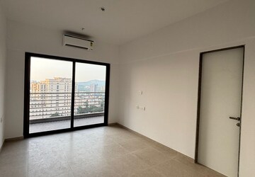 Room in 3 BHK Apartment at Kanakia Silicon Valley, Powai – for Rent