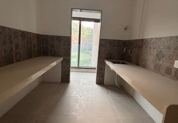 Room in 3 BHK Apartment at Kanakia Silicon Valley, Powai – for Rent