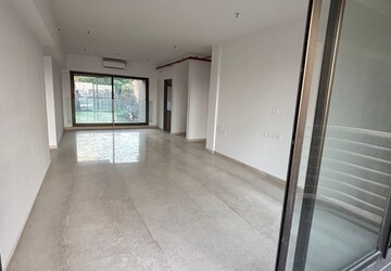 Room in 3 BHK Apartment at Kanakia Silicon Valley, Powai – for Rent