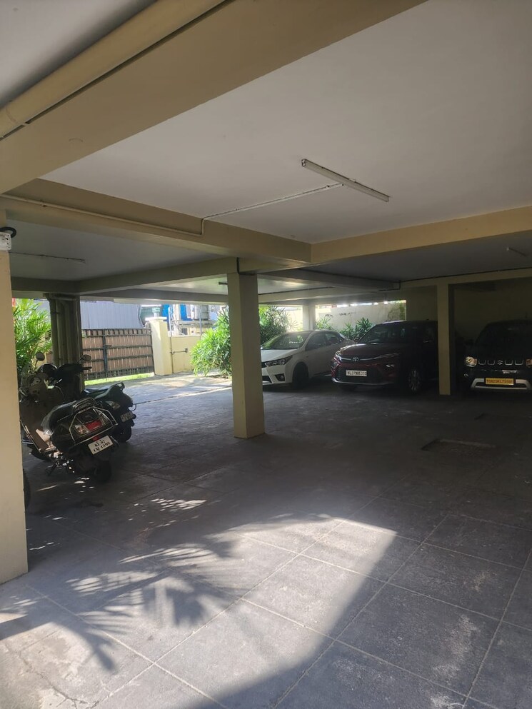  Parking, patturaickal 3 Bedroom 1850 Sq.Ft. Apartment In Patturaickal Thrissur 9354769