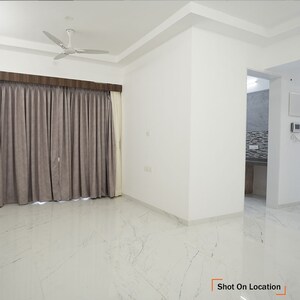 Room in 3 BHK Apartment at Tharwani Vedant Palacia, Khadakpada – for Sale