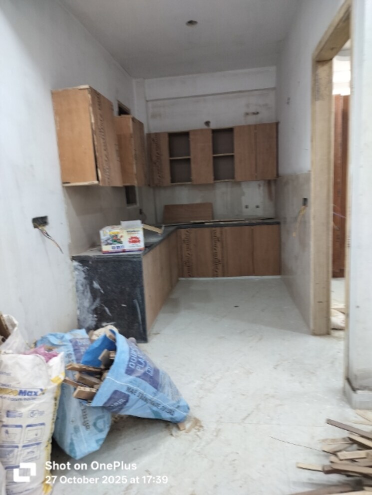  Parking, pratap-vihar-gda-flats 3 Bedroom 1050 Sq.Ft. Builder Floor In Pratap Vihar Ghaziabad 9354845