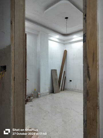 Building Lobby in 3 BHK Builder Floor at Pratap Vihar GDA Flats, Pratap Vihar – for Sale