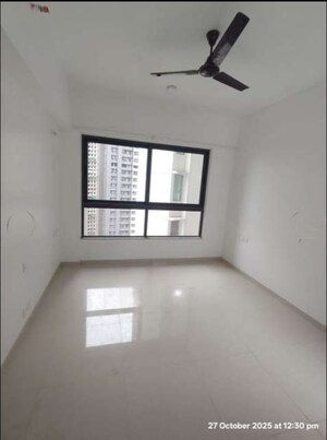 Room in 2 BHK Apartment at Kalpataru Immensa, Kolshet Road – for Rent